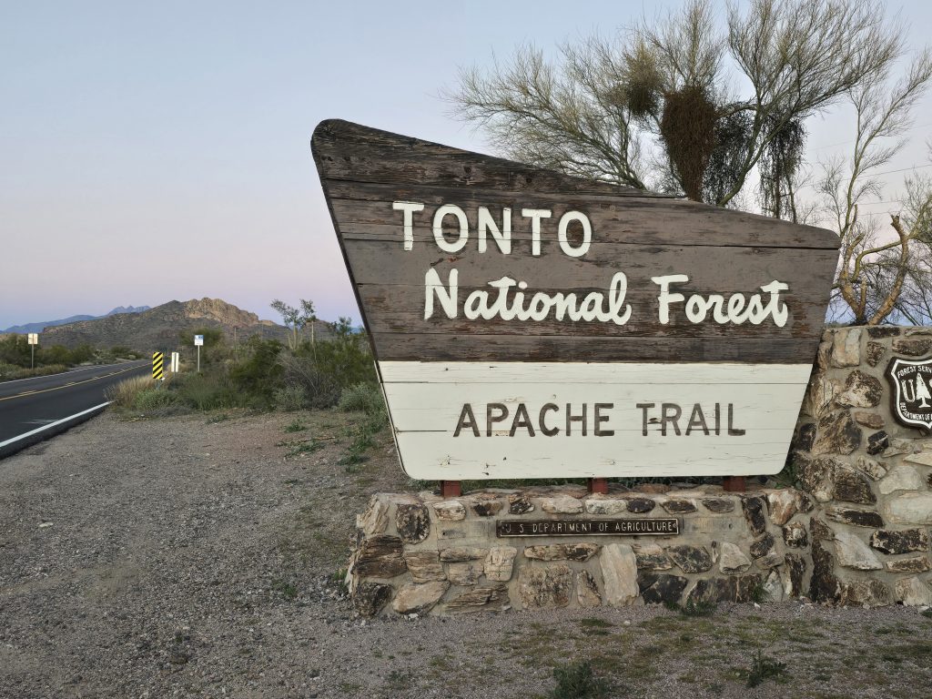 Apache Trail sign
